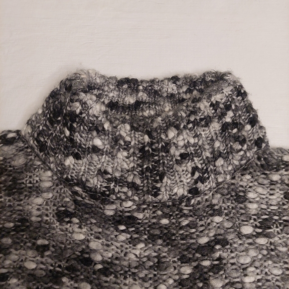 Hollister Grey White Mock Neck Chunky Marled Knit Cropped Sweater Boxy Size S - Picture 8 of 11